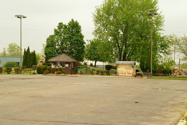 Southmoor Golf Club Bar & Grill - Real Estate Listing Photo